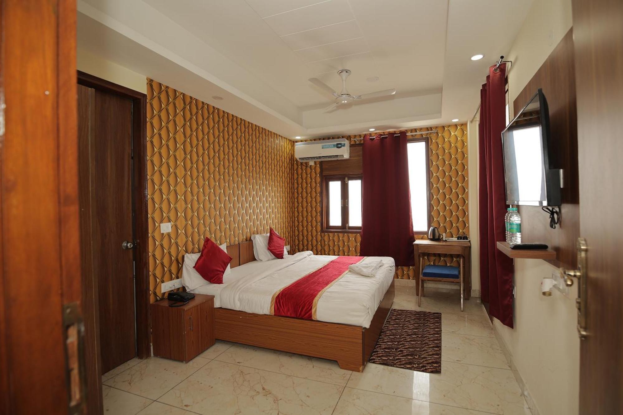Hotel The Anvi Residency Sector 122 Noida Exterior foto