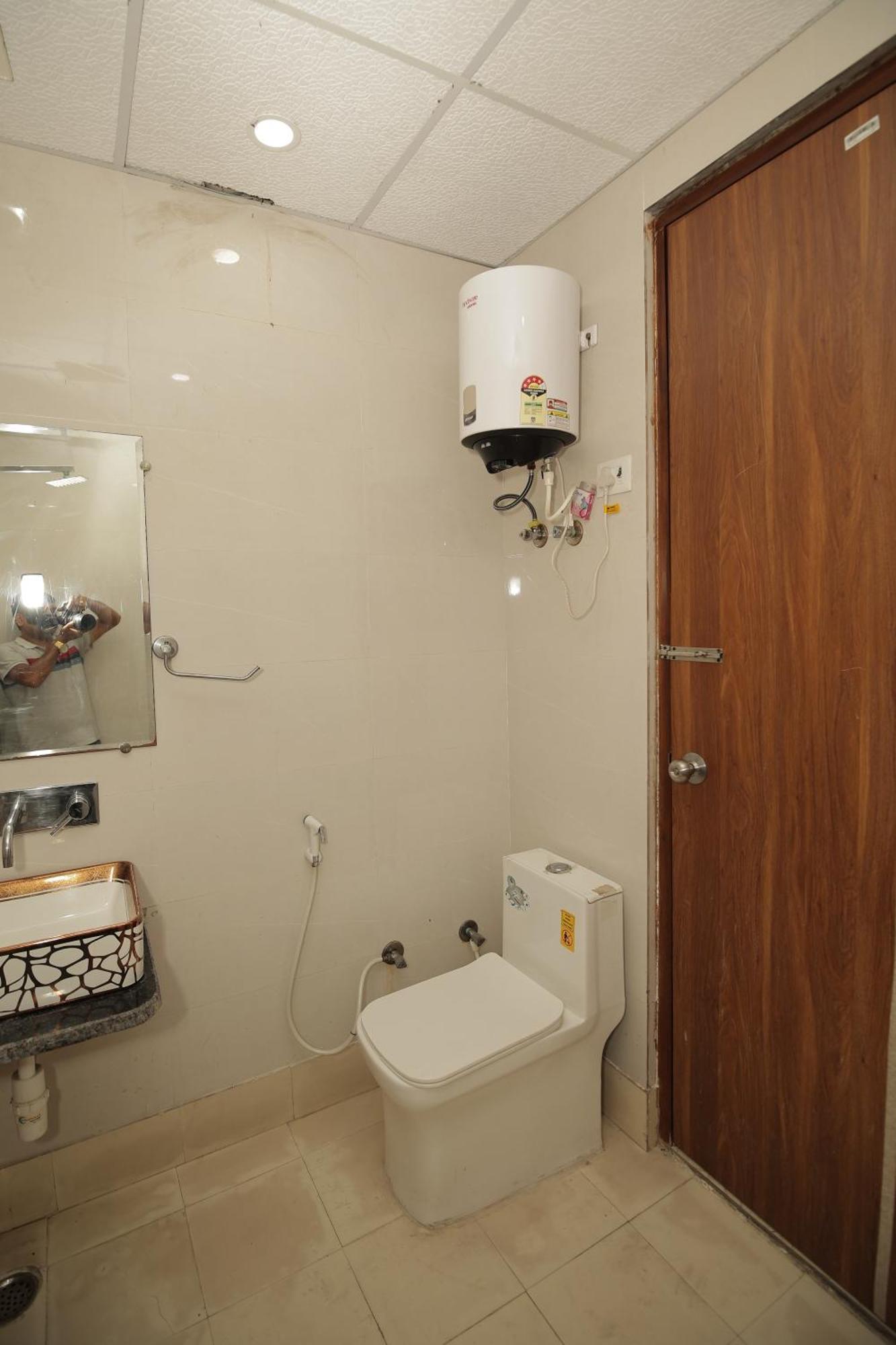 Hotel The Anvi Residency Sector 122 Noida Exterior foto