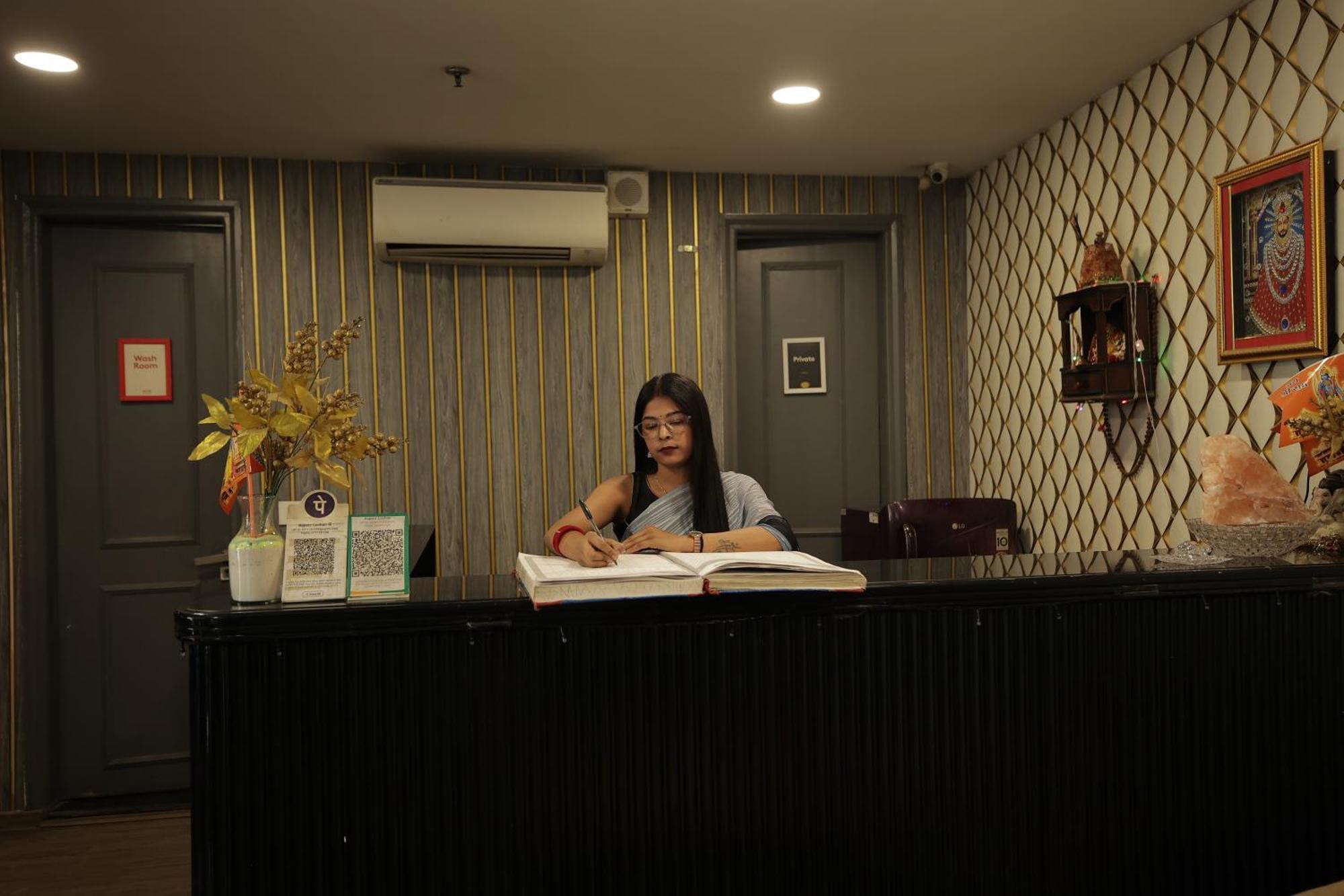Hotel The Anvi Residency Sector 122 Noida Exterior foto